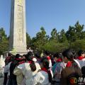 緬懷革命先烈 厚植愛國情懷——隨縣萬和鎮(zhèn)桃園中學開展清明節(jié)祭掃活動